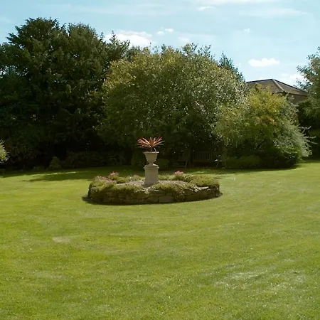 Old Vicarage Hotel 4*